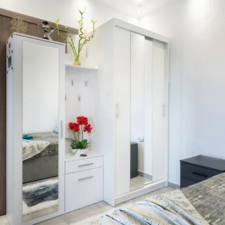 Apartament Zeffie's *