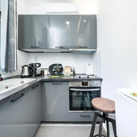 Zeffie's Apartment *