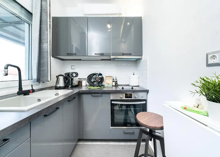 Zeffie's Apartament *